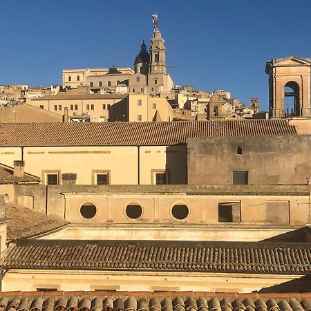 Il Piccolo Attico Bed & Breakfast Caltagirone Ngoại thất bức ảnh