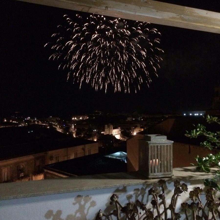 Il Piccolo Attico Bed & Breakfast Caltagirone Ngoại thất bức ảnh